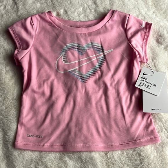 New Nike Outfit - Picture 2 of 3